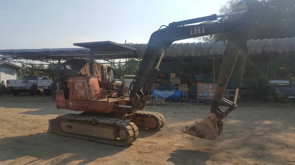 ขายด่วน รถขุดเล็กยี่ห้อ IHI 40 เครื่อง ISUZU4สูบ คอนโทรล น้ำมัน ปั้มนิ้ว แทรคยาง มีลายกระแทก เก่านอก ขายตามสภาพ ราคา 380,000 บาทสนใจติดต่อ 081-8833166