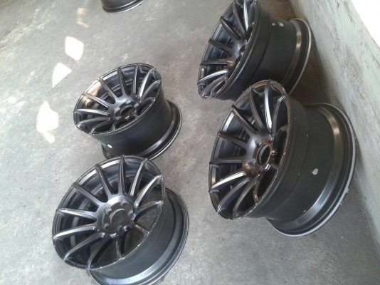 ขอบ17นิ้ว5รู114 หน้า8.5 หลัง9.5 ชุดนี้ ราคา 8600 บาท