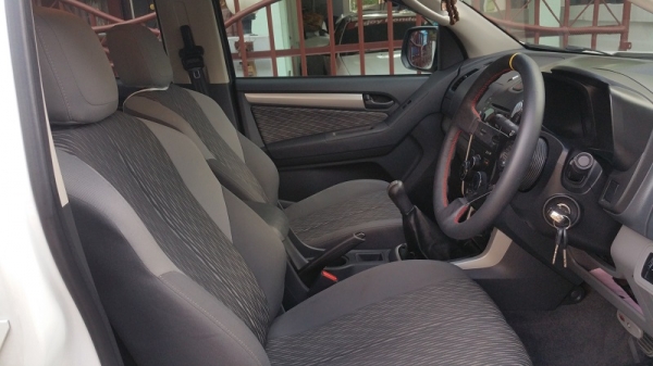 ขายรถบ้านมือเดียว เชฟ4ประตูLT เครื่อง2.5 เกียร์ธรรมดา ระบบเบรคABS รถเช็คศูนย์ ขายรถบ้านมือเดียว เชฟ4ประตูLT เครื่อง2.5 เกียร์ธรรมดา ระบบเบรคABS รถเช็คศูนย์