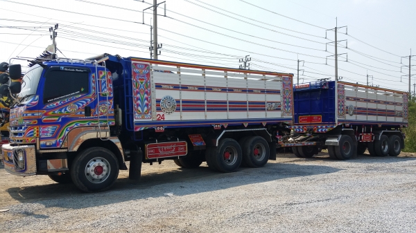 ขาย 2,700,000 ISUZU 360 ปี 57 วิ่ง 200,000 กม. แม่ลูกดั้ม(อู่ ส.สุรศักดิ์)แม่ยาว 6.40 ม.ลูก 3 คาน  ยาว 6.80 ม.กว้าง 2.55 นอกสูง 1.70 ม. รถอยู่.นครประฐม 090-772-3710 090-772-3708