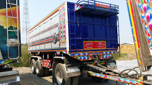 ขาย 2,700,000 ISUZU 360 ปี 57 วิ่ง 200,000 กม. แม่ลูกดั้ม(อู่ ส.สุรศักดิ์)แม่ยาว 6.40 ม.ลูก 3 คาน  ยาว 6.80 ม.กว้าง 2.55 นอกสูง 1.70 ม. รถอยู่.นครประฐม 090-772-3710 090-772-3708