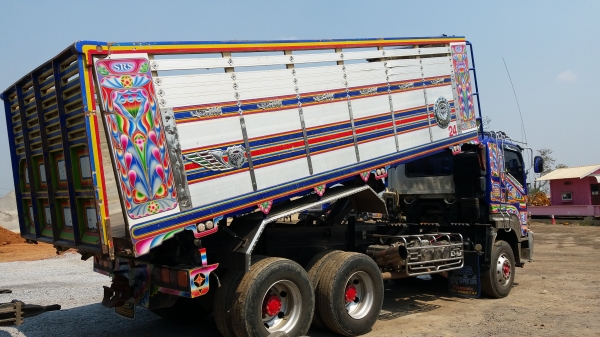 ขาย 2,700,000 ISUZU 360 ปี 57 วิ่ง 200,000 กม. แม่ลูกดั้ม(อู่ ส.สุรศักดิ์)แม่ยาว 6.40 ม.ลูก 3 คาน  ยาว 6.80 ม.กว้าง 2.55 นอกสูง 1.70 ม. รถอยู่.นครประฐม 090-772-3710 090-772-3708