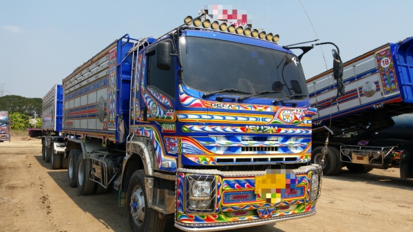 ขาย 2,700,000 ISUZU 360 ปี 57 วิ่ง 200,000 กม. แม่ลูกดั้ม(อู่ ส.สุพัตร์)แม่ยาว 6.40 ม.ลูก 3 คาน  ยาว 6.80 ม.กว้าง 2.55 นอกสูง 1.70 ม. รถอยู่.นครประฐม 090-772-3710 090-772-3708