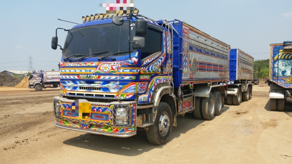 ขาย 2,700,000 ISUZU 360 ปี 57 วิ่ง 200,000 กม. แม่ลูกดั้ม(อู่ ส.สุพัตร์)แม่ยาว 6.40 ม.ลูก 3 คาน  ยาว 6.80 ม.กว้าง 2.55 นอกสูง 1.70 ม. รถอยู่.นครประฐม 090-772-3710 090-772-3708