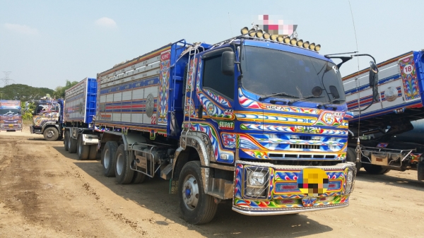 ขาย 2,700,000 ISUZU 360 ปี 57 วิ่ง 200,000 กม. แม่ลูกดั้ม(อู่ ส.สุพัตร์)แม่ยาว 6.40 ม.ลูก 3 คาน  ยาว 6.80 ม.กว้าง 2.55 นอกสูง 1.70 ม. รถอยู่.นครประฐม 090-772-3710 090-772-3708