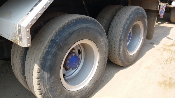 ขาย 2,700,000 ISUZU 360 ปี 57 วิ่ง 200,000 กม. แม่ลูกดั้ม(อู่ ส.สุพัตร์)แม่ยาว 6.40 ม.ลูก 3 คาน  ยาว 6.80 ม.กว้าง 2.55 นอกสูง 1.70 ม. รถอยู่.นครประฐม 090-772-3710 090-772-3708