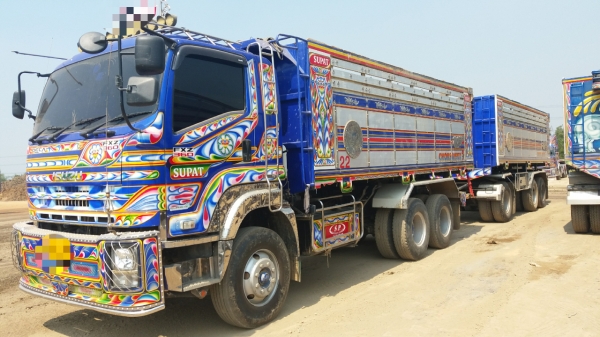 ขาย 2,700,000 ISUZU 360 ปี 57 วิ่ง 200,000 กม. แม่ลูกดั้ม(อู่ ส.สุพัตร์)แม่ยาว 6.40 ม.ลูก 3 คาน  ยาว 6.80 ม.กว้าง 2.55 นอกสูง 1.70 ม. รถอยู่.นครประฐม 090-772-3710 090-772-3708