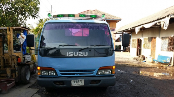 ขาย 6 ล้อ NPR 66LX5S เครื่อง 4HF1 120 แรง รถห้างแท้ กะบะยาว 4.50 เมตร แบตใหม่ 2 ลูก  ทบ.เต็ม รถพร้อมใช้  ราคาต่อรองได้ 0906312519