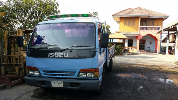 ขาย 6 ล้อ NPR 66LX5S เครื่อง 4HF1 120 แรง รถห้างแท้ กะบะยาว 4.50 เมตร แบตใหม่ 2 ลูก  ทบ.เต็ม รถพร้อมใช้  ราคาต่อรองได้ 0906312519