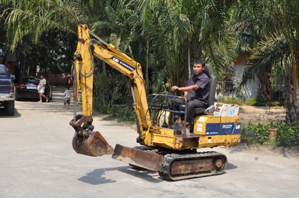 ขายแบคโฮ KOMATSU PC07(ขนขึ้นกระบะได้) เดิมจากญี่ปุ่น ทำงานสมบูรณ์ทุกระบบ รับรองไม่ผิดหวัง 135,000 เท่านั้น!!