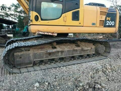 ขาย2,180,000 KOMATSU PC200-8 บูมยาว 18 ม. 2,180,000 บาท ปี 2010 ทำงาน 9,xxx ชม. เครื่องดี ปั้มแรง โช่หนา เอวแน่น ไฟฟ้า ครบ เอกสารอินวอยท์ รถอยู่ จ.นครราชสีมา  090-772-3710 090-772-3708