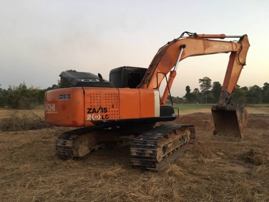 ขาย 715,000 เก่านอก 1 ปี   HITACHI EX200-3 ไฟฟ้าครบ แอร์เย็น โช่หนา เอวแน่น เครื่องดี ปั้มดี เอกสารอินวอยท์ รถอยู่ จ.ร้อยเอ็ด 090-772-3710 090-772-3708