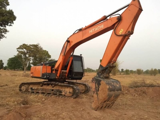 ขาย 715,000 เก่านอก 1 ปี   HITACHI EX200-3 ไฟฟ้าครบ แอร์เย็น โช่หนา เอวแน่น เครื่องดี ปั้มดี เอกสารอินวอยท์ รถอยู่ จ.ร้อยเอ็ด 090-772-3710 090-772-3708