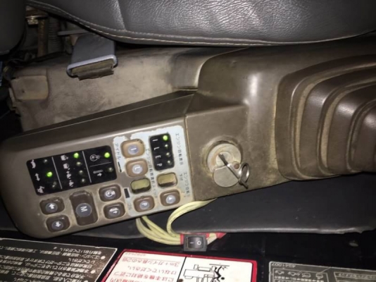 ขาย 715,000 เก่านอก 1 ปี   HITACHI EX200-3 ไฟฟ้าครบ แอร์เย็น โช่หนา เอวแน่น เครื่องดี ปั้มดี เอกสารอินวอยท์ รถอยู่ จ.ร้อยเอ็ด 090-772-3710 090-772-3708