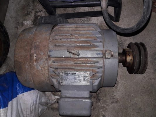 ขาย !! มอเตอร์7.5แรง3สาย.ยี่ห้อ.โตชิบ้า รอบ1460.สภาพเดิมๆพร้อมใช้งาน