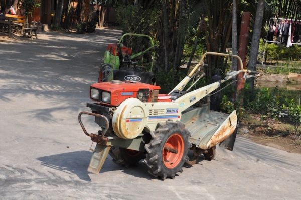 ขายรถพรวนดินYANMAR YHC700รุ่นใหม่ สาดดิน ยกร่อง แรงดี ดีเซล7แรง สภาพสวยเดิมจากญี่ปุ่น มีเกียร์ 28,000เท่านั้น
