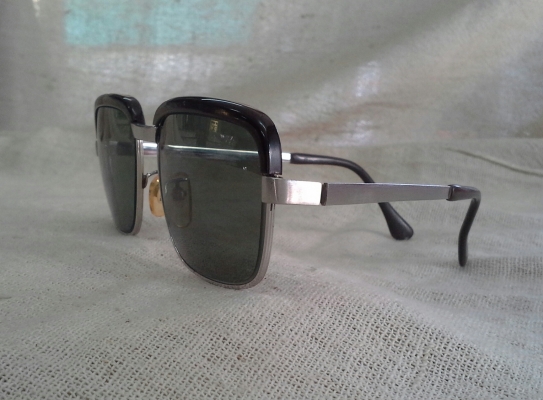 แว่นตา 'นายกสโมสร' อเมริกันคลับมาสเตอร์ ยุค '70s ราชสีห์เงิน! Vintage VISTA handmade แว่นตา 'นายกสโมสร' อเมริกันคลับมาสเตอร์ ยุค '70s ราชสีห์เงิน! Vintage VISTA handmade
