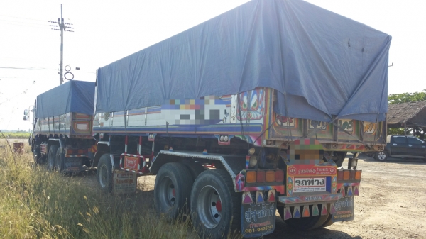 ขาย 2,700,000 ISUZU 360 ปี 57 วิ่ง 200,000 กม. แม่ลูกดั้ม(อู่ ส.สุพัตร์)แม่ยาว 6.40 ม.ลูก 3 คาน  ยาว 6.80 ม.กว้าง 2.55 นอกสูง 1.70 ม. รถอยู่.นครประฐม 090-772-3710 090-772-3708