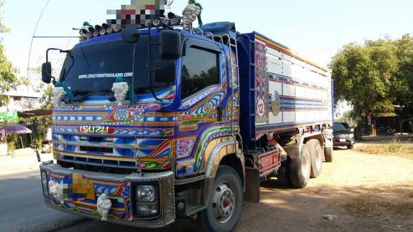 ขาย 2,700,000 ISUZU 360 ปี 57 วิ่ง 200,000 กม. แม่ลูกดั้ม(อู่ ส.สุรศักดิ์)แม่ยาว 6.40 ม.ลูก 3 คาน  ยาว 6.80 ม.กว้าง 2.55 นอกสูง 1.70 ม. รถอยู่.นครประฐม 090-772-3710 090-772-3708