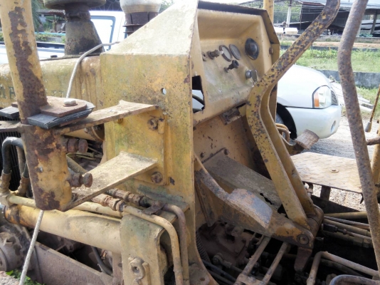 ขายรถแทรคเตอร์ KOMATSU D20A-5 ราคา 130000