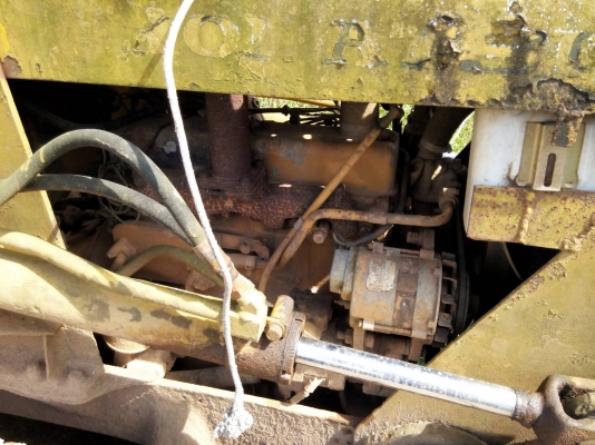 ขายรถแทรคเตอร์ KOMATSU D20A-5 ราคา 130000