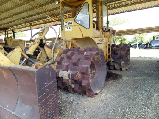 รถบดไล่โพรงอากาศย่ำสันเขื่อน4ล้อหนาม CAT814 เอกสารเล่มทะเบียน สนใจซื้อโทร 084-5649130