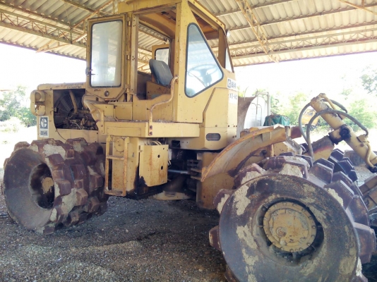 รถบดไล่โพรงอากาศย่ำสันเขื่อน4ล้อหนาม CAT814 เอกสารเล่มทะเบียน สนใจซื้อโทร 084-5649130