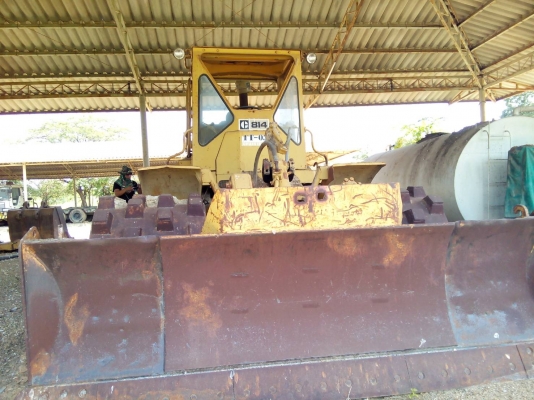 รถบดไล่โพรงอากาศย่ำสันเขื่อน4ล้อหนาม CAT814 เอกสารเล่มทะเบียน สนใจซื้อโทร 084-5649130