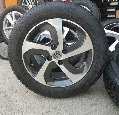 ขายล้อHonda new city15 หน้าเงาดำ ยางปี14 4 ล้อ