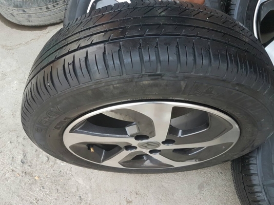 ขายล้อHonda new city15 หน้าเงาดำ ยางปี14 4 ล้อ