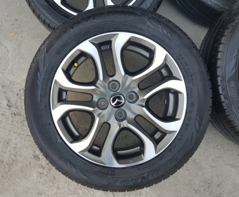 ขายล้อMazda2 Skyactiv15 ยางปี2315  4 ล้อ