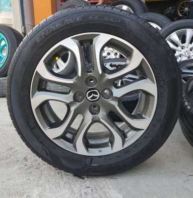 ขายล้อMazda2 Skyactiv15 ยางปี2315  4 ล้อ