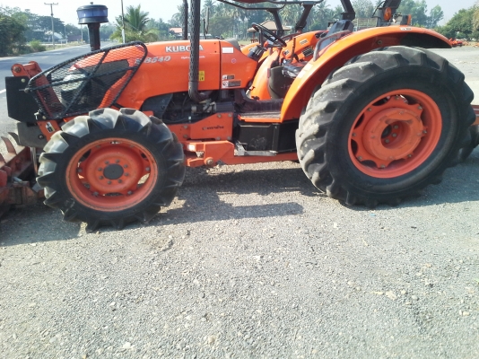 ขาย แทรกเตอร์ KUBOTA M8540