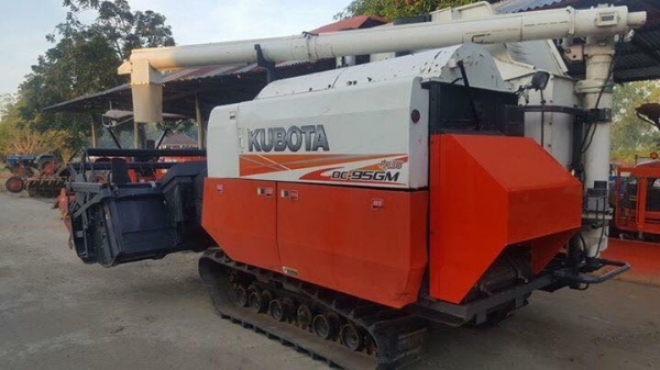 ขายรถเกี่ยวข้าว DC-95GM PLUS สภาพงามคับ เอกสารครบ ปี56