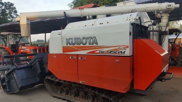 ขายรถเกี่ยวข้าว DC-95GM PLUS สภาพงามคับ เอกสารครบ ปี56