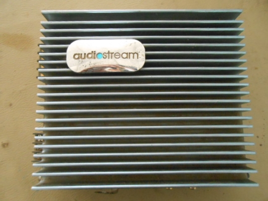 แอม2แชลแนล audiostream AS 120 ค่ายเดียวกับ soundstream เสียงใสมาก ไม่มีฝาหลัง เดิมๆไม่เคยซ่อม