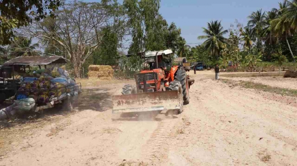 ขายด่วน KUBOTA M 9000 สภาพพร้อมใช้งาน เครื่องปั้มดี เอกสารเล่มทะเบียน
