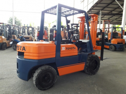 ขายรถยก TOYOTA 5FD30 ยกสูง 3 ม. เข้าตู้ได้ ขายรถยก TOYOTA 5FD30 ยกสูง 3 ม. เข้าตู้ได้