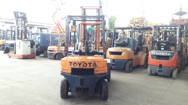 ขาย รถยก TOYOTA 5FD20 ขาย รถยก TOYOTA 5FD20