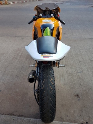 ขายแลกเทิร์นคับ HONDA VFR400 NC30 แฟริ่งแต่ง ทะเบียนแท้พร้อมโอน ราคา 75000 บาท รายการของแต่ง - เกียร์โยงแต่ง - ท่อแต่งลั่นๆ - มือเบรคมือคลัชแต่ง สนใจติดต่อ 081-0578282 FACEBOOK ชาญณรงค์ ป๊อป ชัยอมฤต ไอดีไลน์ POPBIGBIKESAKON คับ สนใจรถสวย ถูก ดี ต้อง POP B