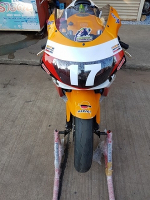 ขายแลกเทิร์นคับ HONDA VFR400 NC30 แฟริ่งแต่ง ทะเบียนแท้พร้อมโอน ราคา 75000 บาท รายการของแต่ง - เกียร์โยงแต่ง - ท่อแต่งลั่นๆ - มือเบรคมือคลัชแต่ง สนใจติดต่อ 081-0578282 FACEBOOK ชาญณรงค์ ป๊อป ชัยอมฤต ไอดีไลน์ POPBIGBIKESAKON คับ สนใจรถสวย ถูก ดี ต้อง POP B