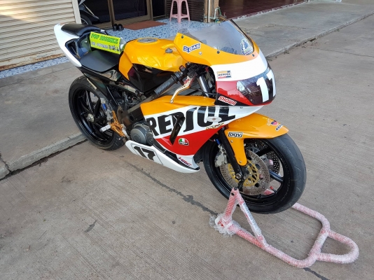 ขายแลกเทิร์นคับ HONDA VFR400 NC30 แฟริ่งแต่ง ทะเบียนแท้พร้อมโอน ราคา 75000 บาท รายการของแต่ง - เกียร์โยงแต่ง - ท่อแต่งลั่นๆ - มือเบรคมือคลัชแต่ง สนใจติดต่อ 081-0578282 FACEBOOK ชาญณรงค์ ป๊อป ชัยอมฤต ไอดีไลน์ POPBIGBIKESAKON คับ สนใจรถสวย ถูก ดี ต้อง POP B