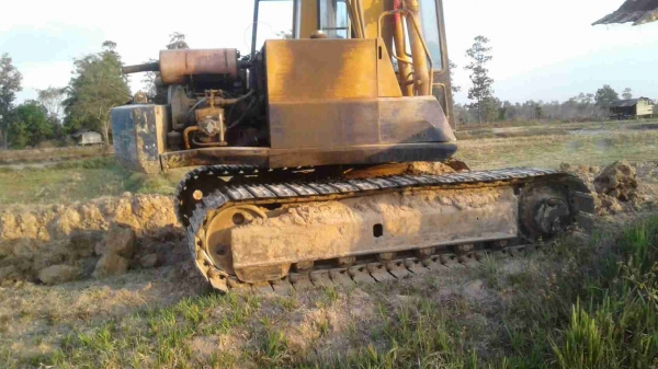 ขายด่วน KOMATSU PC100-3 สภาพพร้อมใช้งาน เครื่องปั้มเดิม โซ่ช่วงล่างสวย รถทำงานไม่โหลด เอกสารสัญญาซื้อขาย