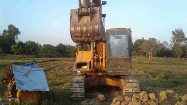 ขายด่วน KOMATSU PC100-3 สภาพพร้อมใช้งาน เครื่องปั้มเดิม โซ่ช่วงล่างสวย รถทำงานไม่โหลด เอกสารสัญญาซื้อขาย