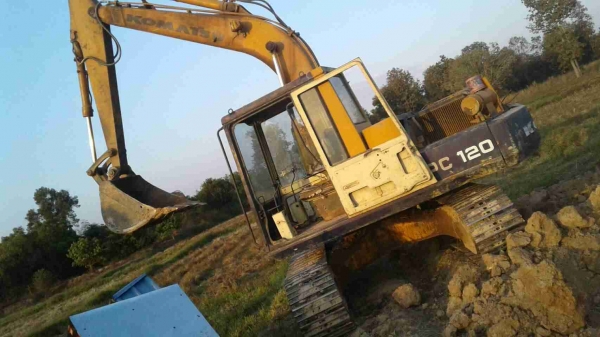 ขายด่วน KOMATSU PC100-3 สภาพพร้อมใช้งาน เครื่องปั้มเดิม โซ่ช่วงล่างสวย รถทำงานไม่โหลด เอกสารสัญญาซื้อขาย