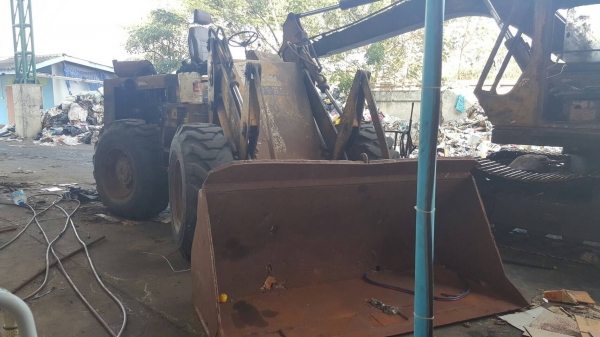 ขาย รถตัก KOBELCO LK300 เอวอ่อน ดิสค์เบรค เครื่อง 6BD1 165 แรงม้า เกียร์ทอค ยางดี รถจอดไว้ไม่ค่อยได้ใช้งาน ขาย รถตัก KOBELCO LK300 เอวอ่อน ดิสค์เบรค เครื่อง 6BD1 165 แรงม้า เกียร์ทอค ยางดี รถจอดไว้ไม่ค่อยได้ใช้งาน