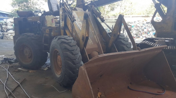 ขาย รถตัก KOBELCO LK300 เอวอ่อน ดิสค์เบรค เครื่อง 6BD1 165 แรงม้า เกียร์ทอค ยางดี รถจอดไว้ไม่ค่อยได้ใช้งาน ขาย รถตัก KOBELCO LK300 เอวอ่อน ดิสค์เบรค เครื่อง 6BD1 165 แรงม้า เกียร์ทอค ยางดี รถจอดไว้ไม่ค่อยได้ใช้งาน