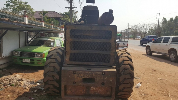 ขาย รถตัก KOBELCO LK300 เอวอ่อน ดิสค์เบรค เครื่อง 6BD1 165 แรงม้า เกียร์ทอค ยางดี รถจอดไว้ไม่ค่อยได้ใช้งาน ขาย รถตัก KOBELCO LK300 เอวอ่อน ดิสค์เบรค เครื่อง 6BD1 165 แรงม้า เกียร์ทอค ยางดี รถจอดไว้ไม่ค่อยได้ใช้งาน