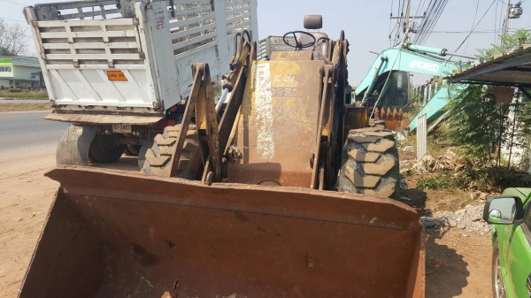 ขาย รถตัก KOBELCO LK300 เอวอ่อน ดิสค์เบรค เครื่อง 6BD1 165 แรงม้า เกียร์ทอค ยางดี รถจอดไว้ไม่ค่อยได้ใช้งาน ขาย รถตัก KOBELCO LK300 เอวอ่อน ดิสค์เบรค เครื่อง 6BD1 165 แรงม้า เกียร์ทอค ยางดี รถจอดไว้ไม่ค่อยได้ใช้งาน