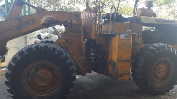 ขาย รถตัก LIEBHERR เอวอ่อน เกียร์ทอค ดิสค์เบรค เครื่อง 6BD1 165 แรงม้า รถใช้งานอยู่ประจำครับ